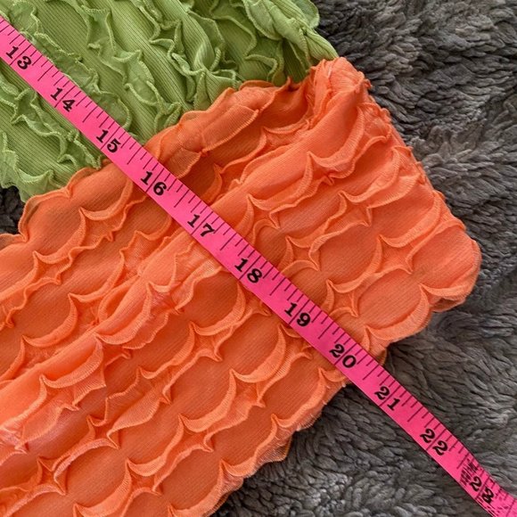 Color Queen Textured Twist Halter Top - Picture 4 of 8